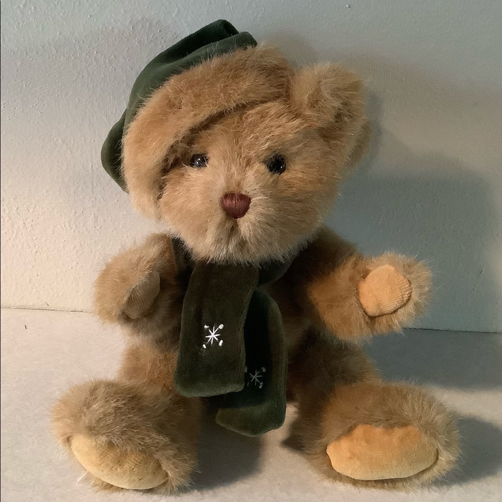 Jerry Elsner Heartfelt Treasures  Bear - Approx 7”